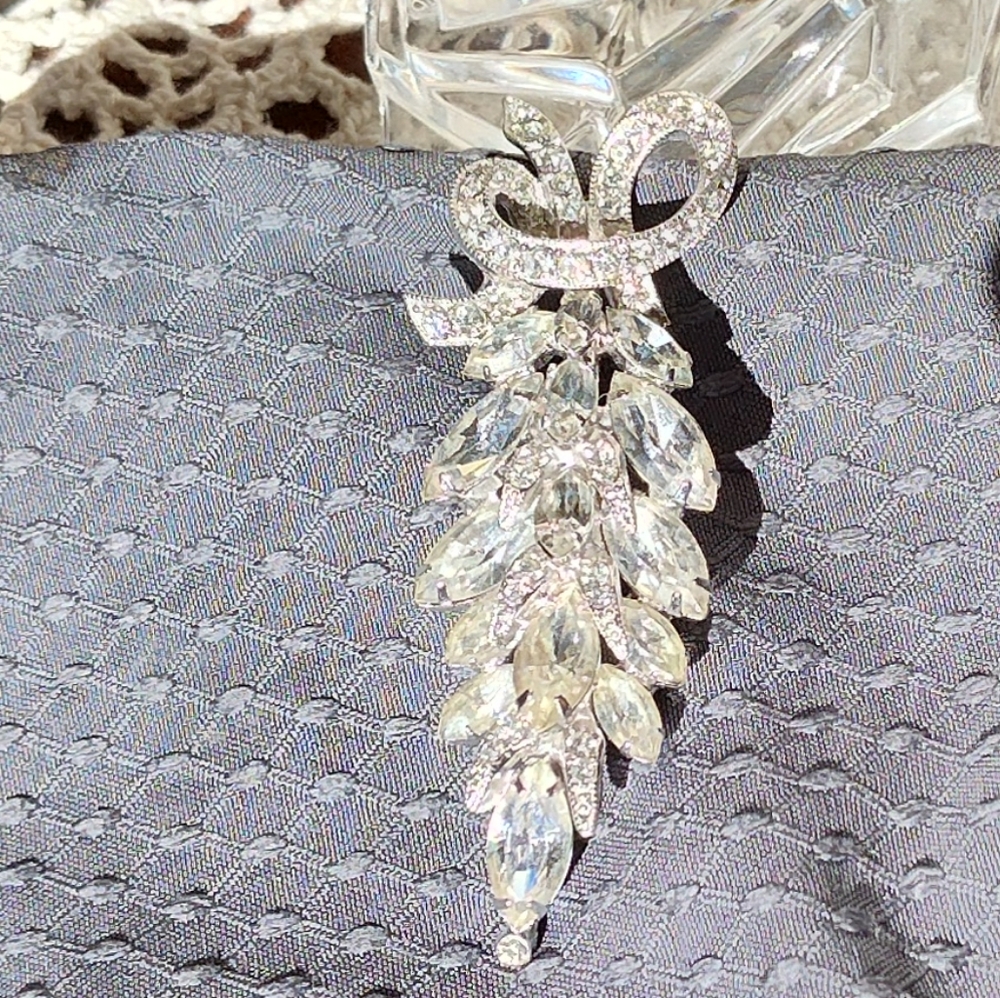 Vintage Eisenberg Ice White Rhinestone Silver Tone Brooch